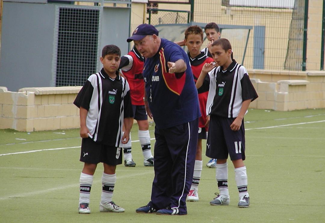 Real Federación de Fútbol de Ceuta-La FFCE crea el Trofeo Juego Limpio  Eugenio Canas